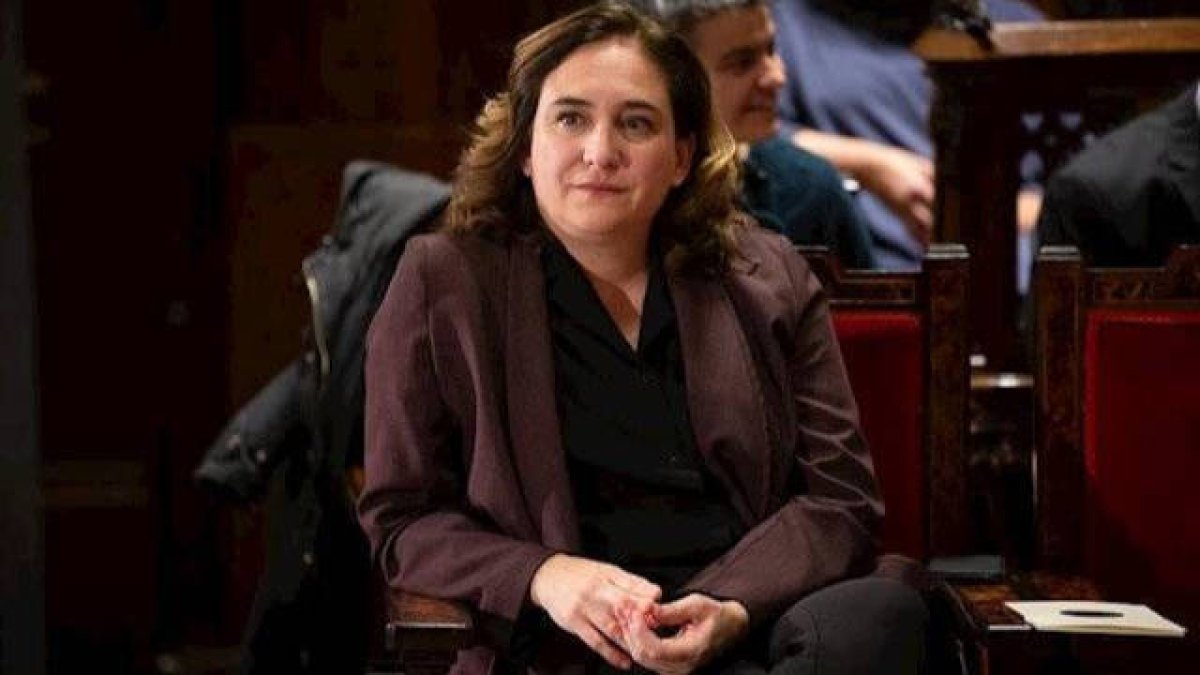 Colau rabia contra Ortega Smith por sus críticas al belén municipal:
