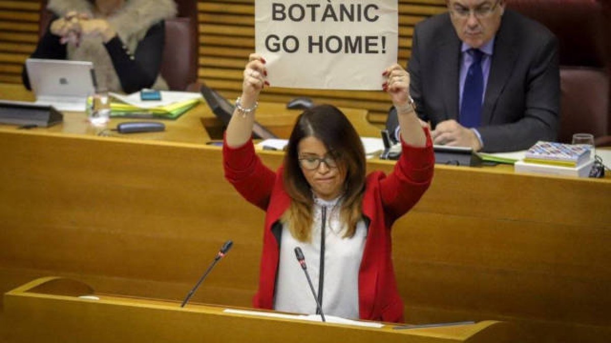 Mari Carmen Sánchez durante su etapa en el parlamento valenciano.