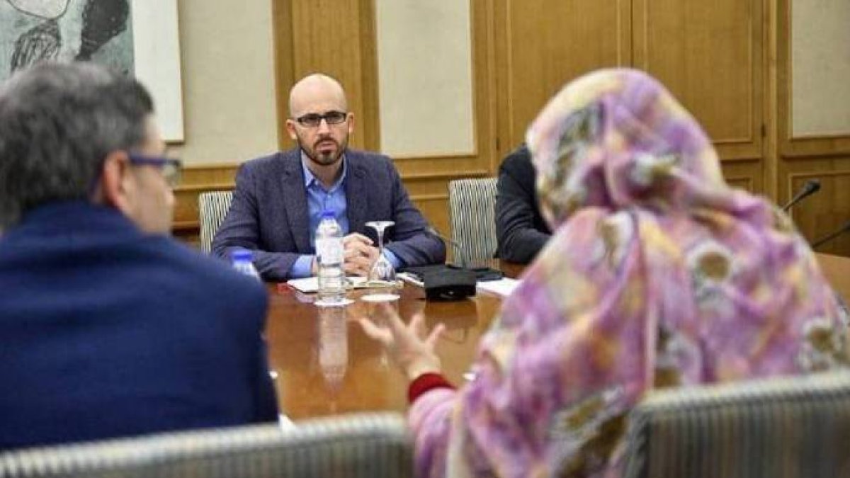 La reunión entre el número dos de Iglesias, Nacho Álvarez, y la representante del Frente Polisario que ha desatado la protesta de Marruecos.
