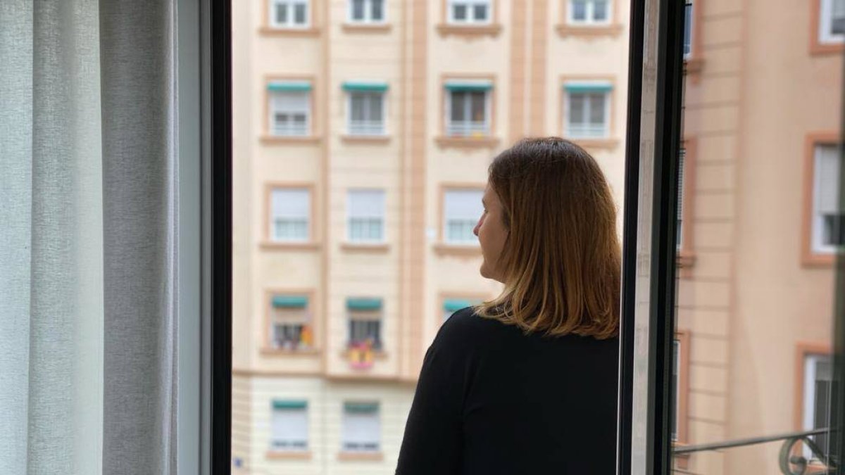 María José Catalá, portavoz del PP en el Ayuntamiento de Valencia, durante el minuto de silencio por las víctimas del Covid.