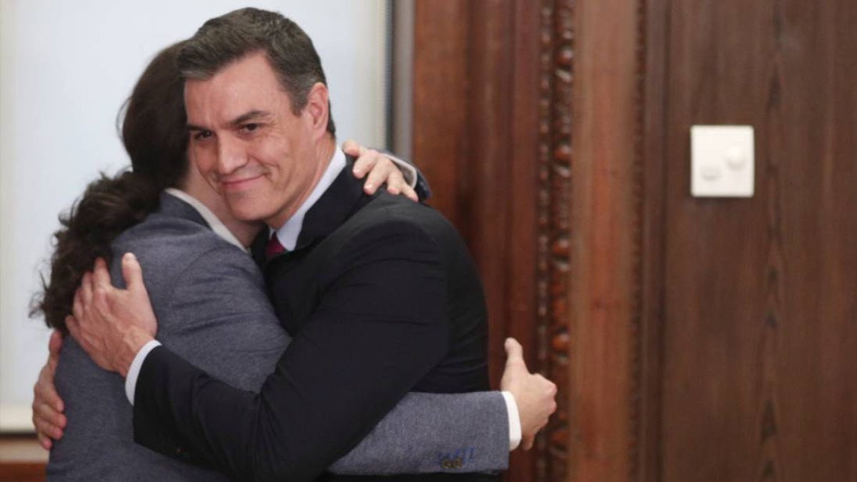 Hasta el periodista de la máxima confianza de Sánchez le atiza por esconderse