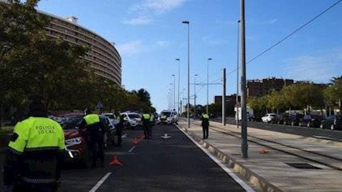 Dan de alta a un policía de Alicante pese a estar afectado por Covid-19
