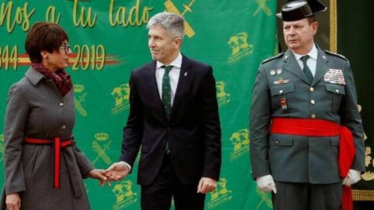 María Gámez, junto con el ministro Marlaska, en su toma de posesión al frente de la Guardia Civil.