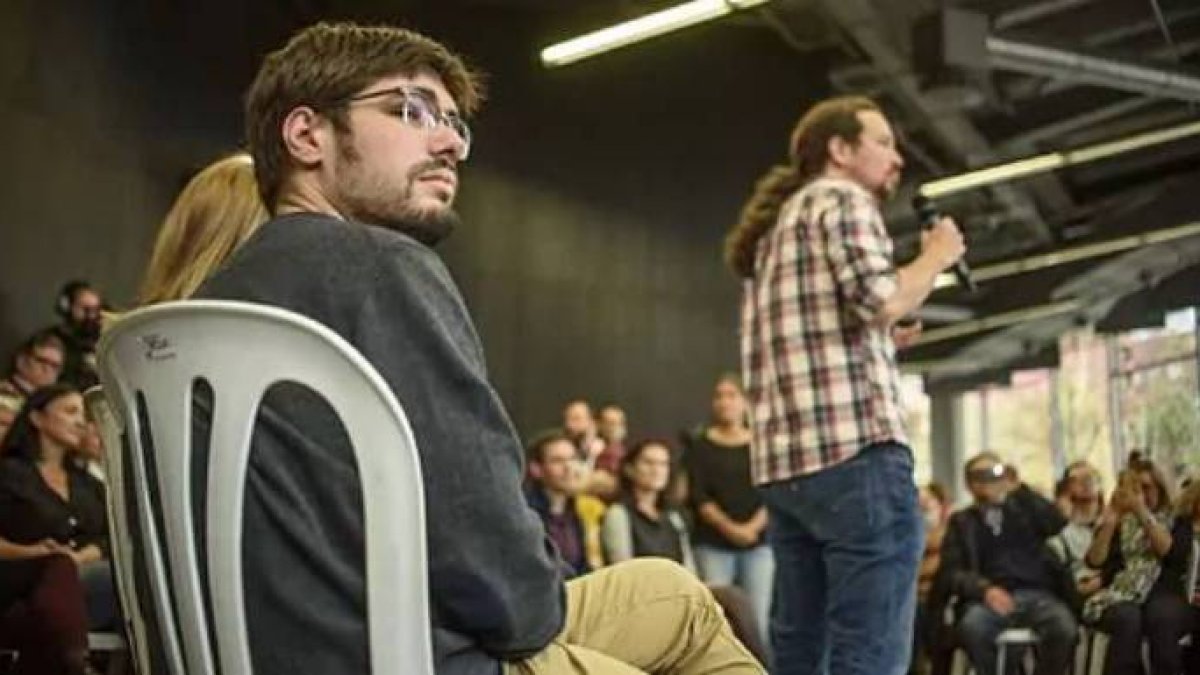 Lander Martínez, en primer término, en un mitin de Pablo Iglesias.