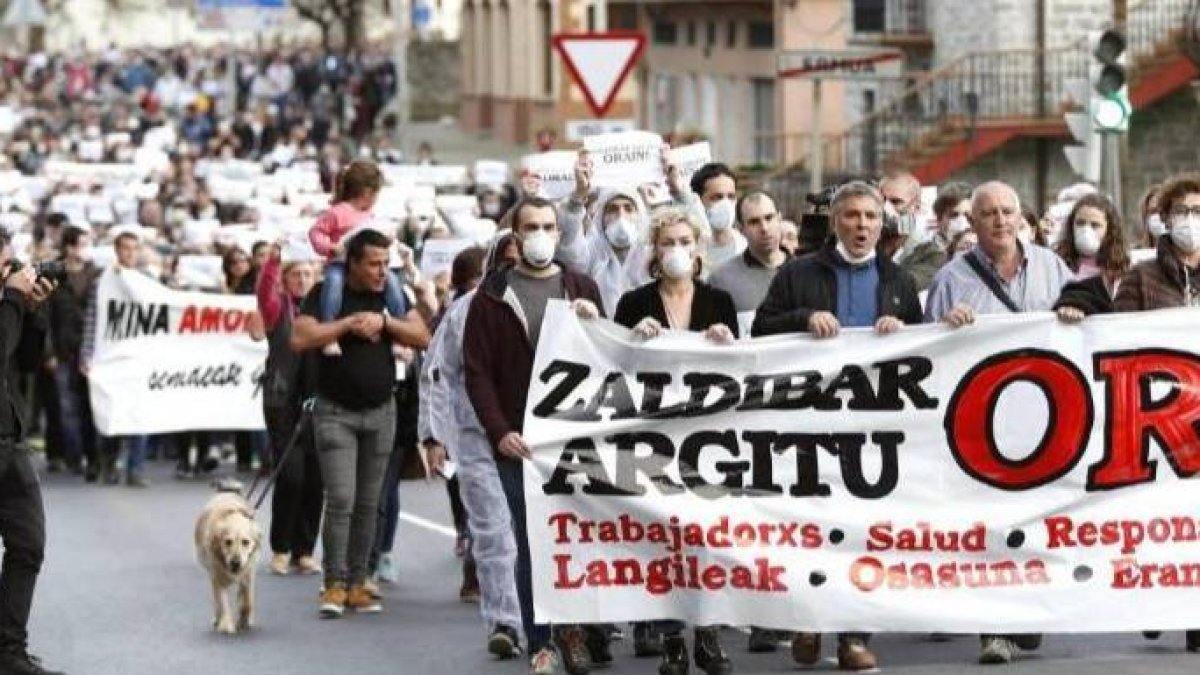 Los afectados por la tragedia del vertedero de Zaldíbar dan un paso al frente.