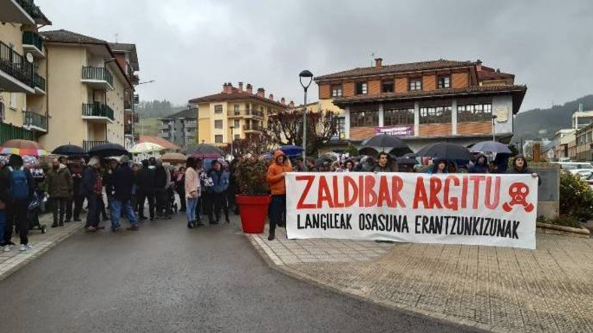 Una de las manifestaciones de este jueves por la catástrofe de Zaldíbar.