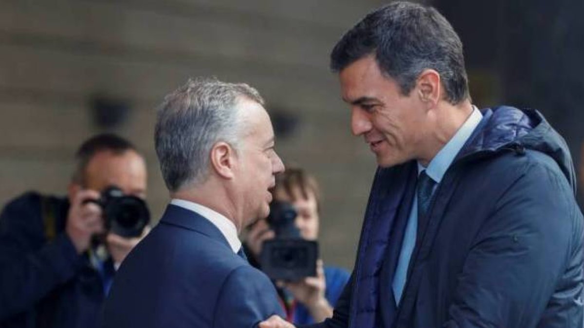 El lendakari Urkullu y Pedro Sánchez en una visita de este al País Vasco.