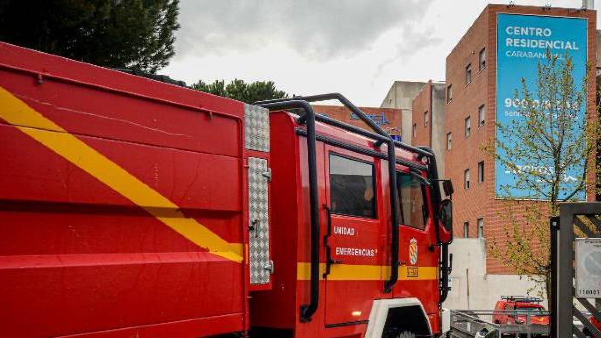 La UME sigue con su tarea de desinfección de residencias de mayores.