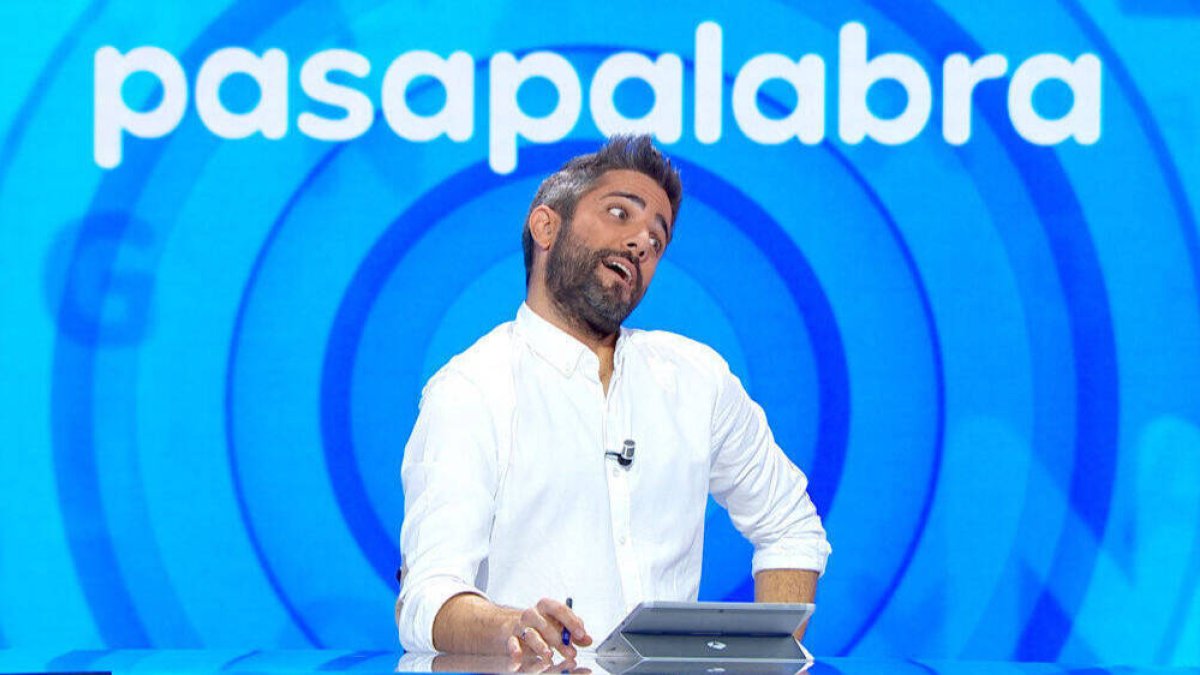Roberto Leal, paso a paso, va consolidando en la parrilla su nuevo pasapalabra.