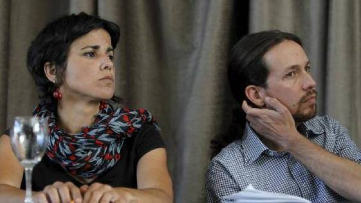Teresa Rodríguez, líder de Adelante Andalucía, y Pablo Iglesias.