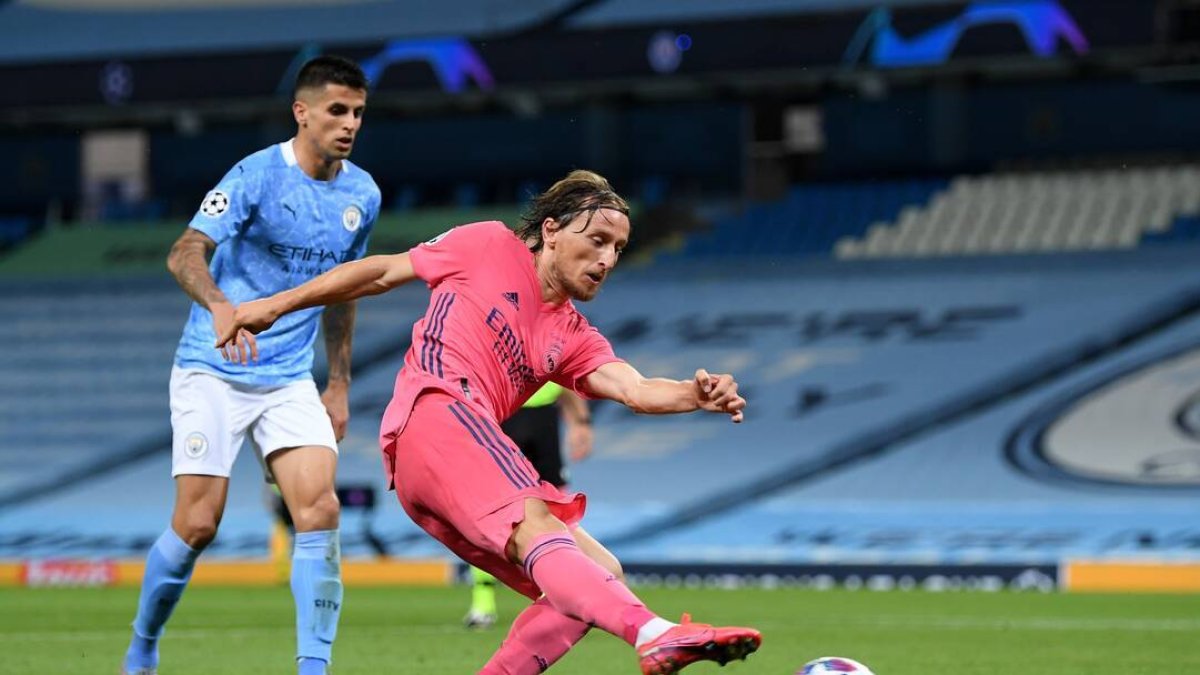 Modric, durante el último partido del Madrid la pasada temporada, en Manchester ante el City.