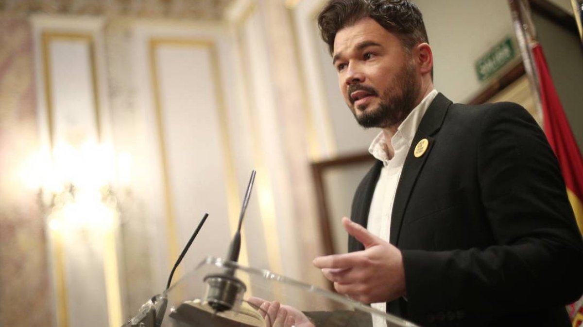 Es la guerra: Rufián sacude a Torra echándole en cara el dinero que se juegan