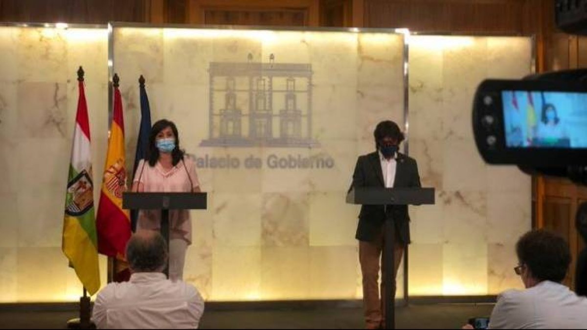 Andreu y el consejero dimitido, este jueves.