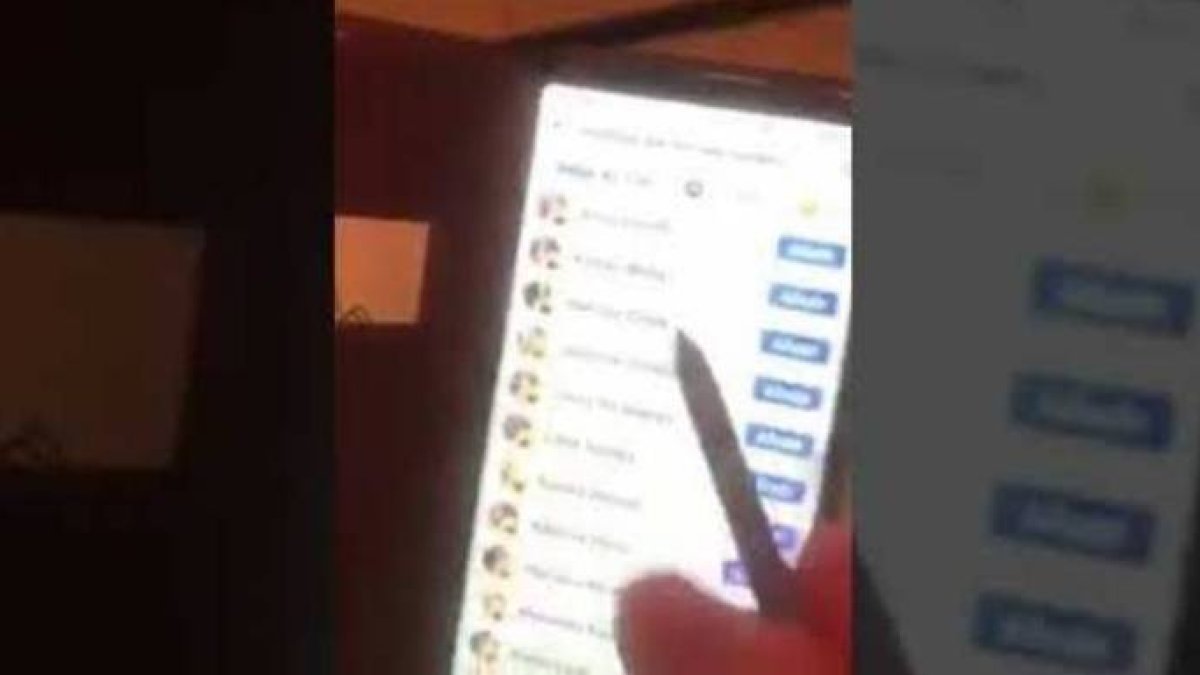 Facebook se ha llenado de apoyos sospechosos al Gobierno.