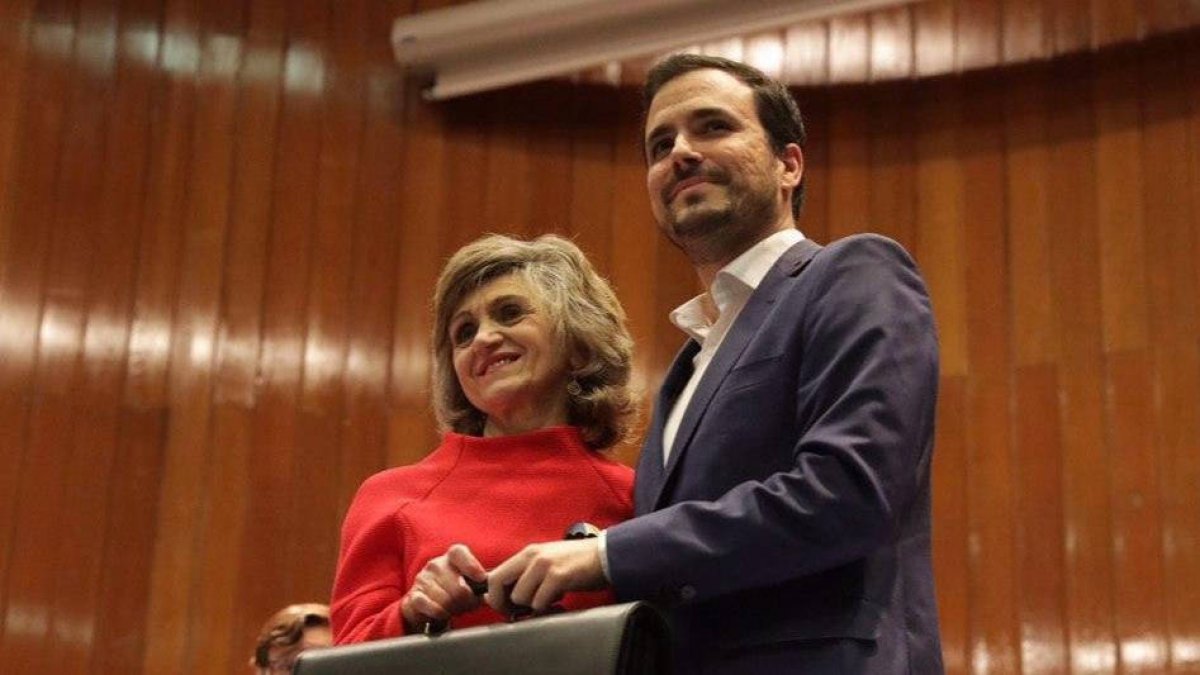 El gran chasco de Garzón: el líder de IU se convierte en el ministro invisible