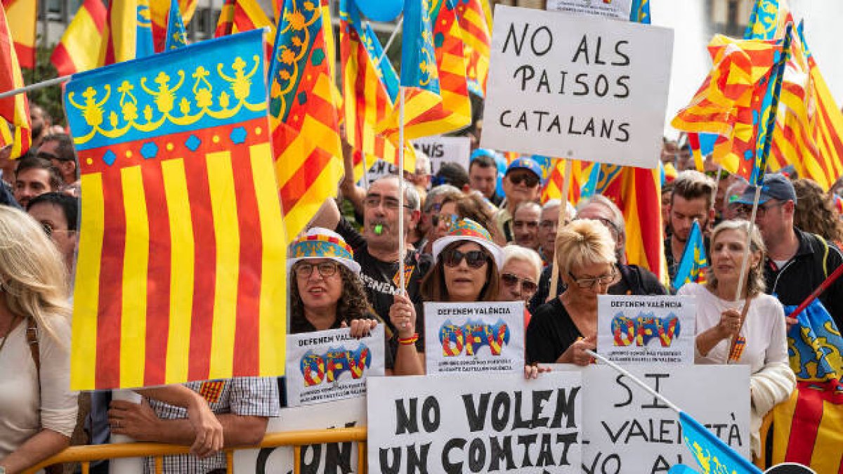 Valencia baraja suspender actos multitudinarios del 9 d'Octubre por el Covid