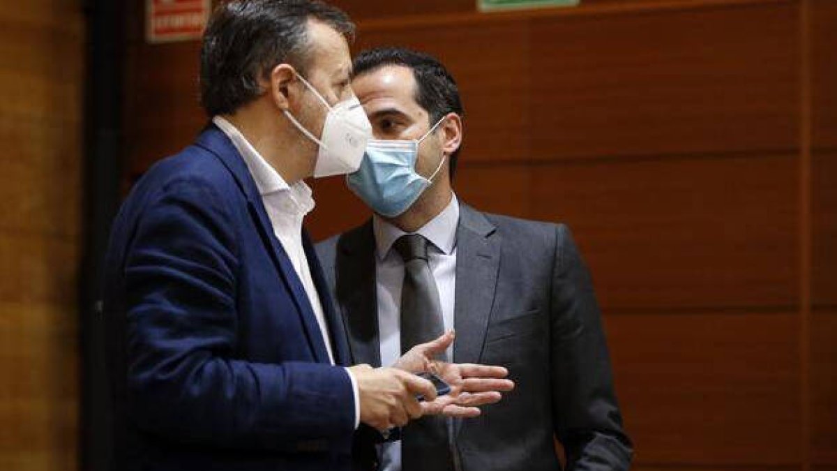 Ignacio Aguado junto a Alberto Reyero.