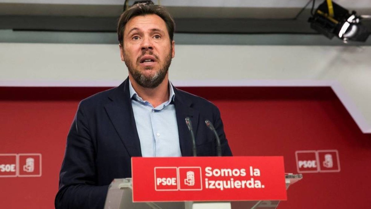 La caída en desgracia del portavoz del PSOE: Sánchez calla a Óscar Puente