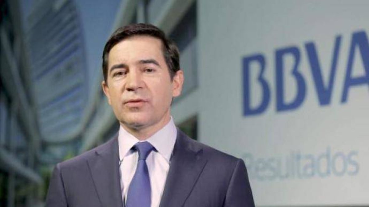Al BBVA se le acumulan las malas noticias, ahora gana un 35% menos