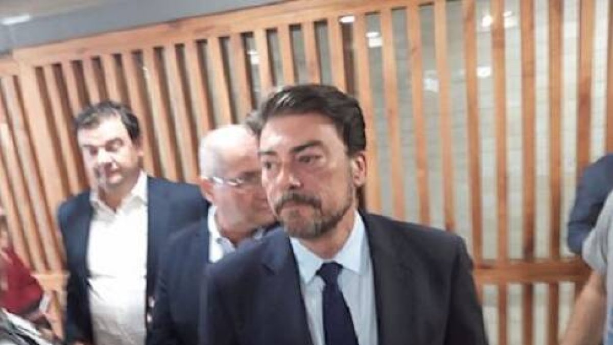 PP y Cs reclaman al Gobierno un fondo municipal para el Ingreso Mínimo