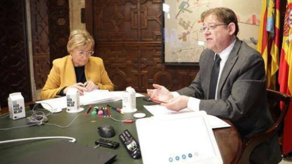 Puig y Barceló primero aseguraron que el informe valenciano para pasar a la fase I era de matrícula, y el resultado fue un suspenso. Luego dijeron que pedirían ya el pase a la fase II, para después decir que la Comunidad V