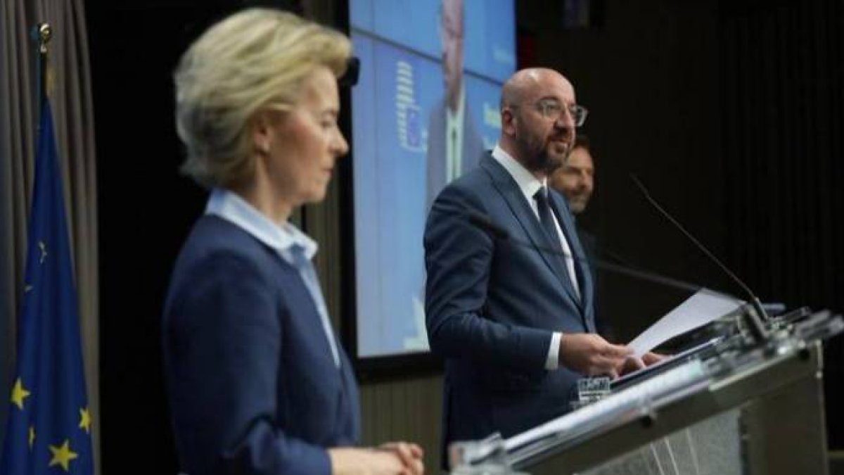 El presidente del Consejo y la de la Comisión,tras la cumbre de la UE.