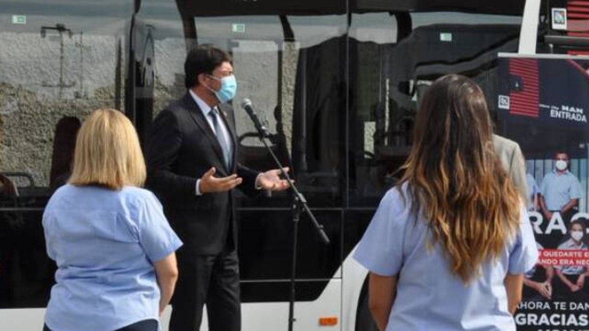 Luis Barcala ha acudido esta mañana a las instalaciones de Masatusa, la empresa concesionaria de transporte urbano