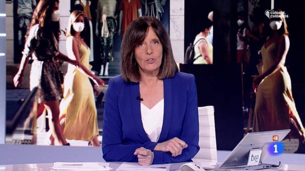 Ana Blanco presentando el Telediario de TVE