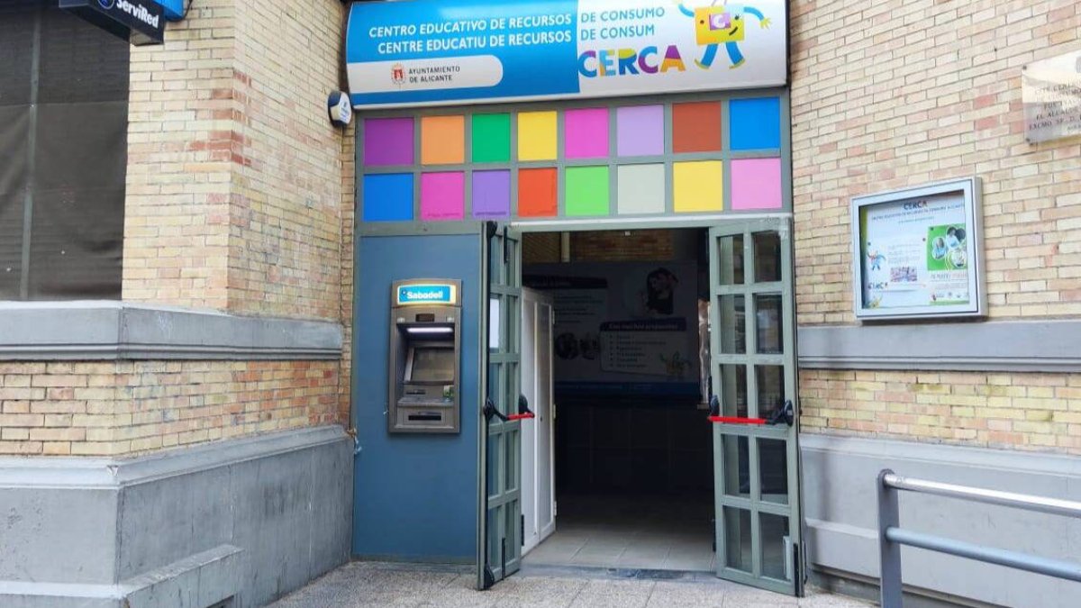En este local ubicado detrás del Mercado Central se vacunará de la gripe desde este lunes