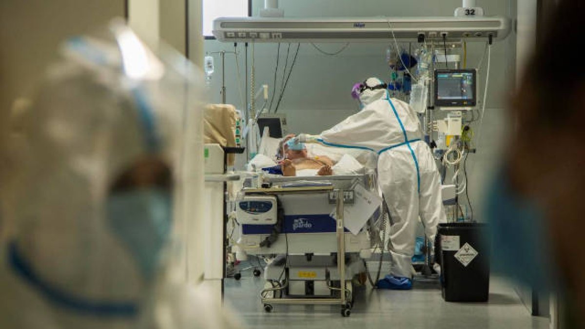Covid: Más de la mitad de los pacientes en UCI están en hospitales de Alicante