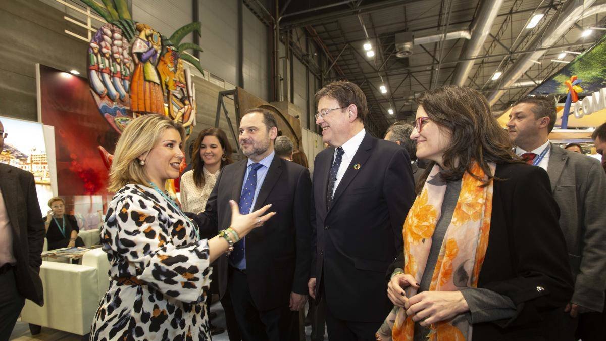 Mari Carmen Sánchez atiende en Fitur al presidente Puig, al ministro Ábalos y a Mónica Oltra.