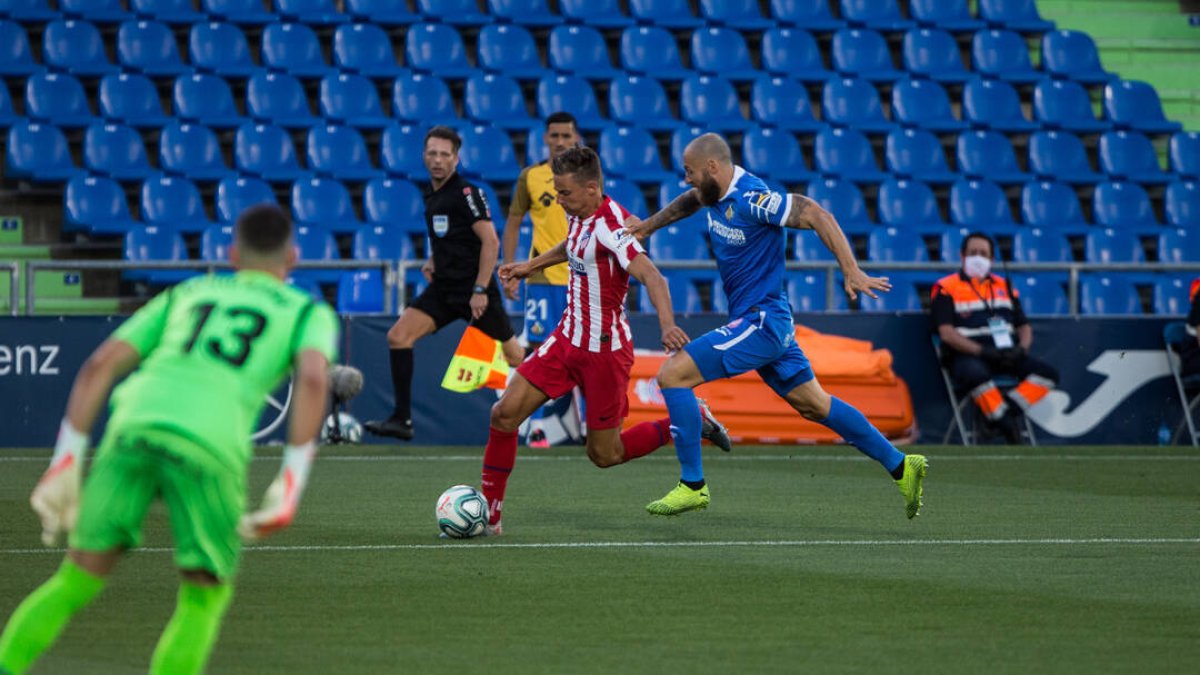Llorente se sale y sale tocado en el triunfo continental (0-2) ante el Getafe