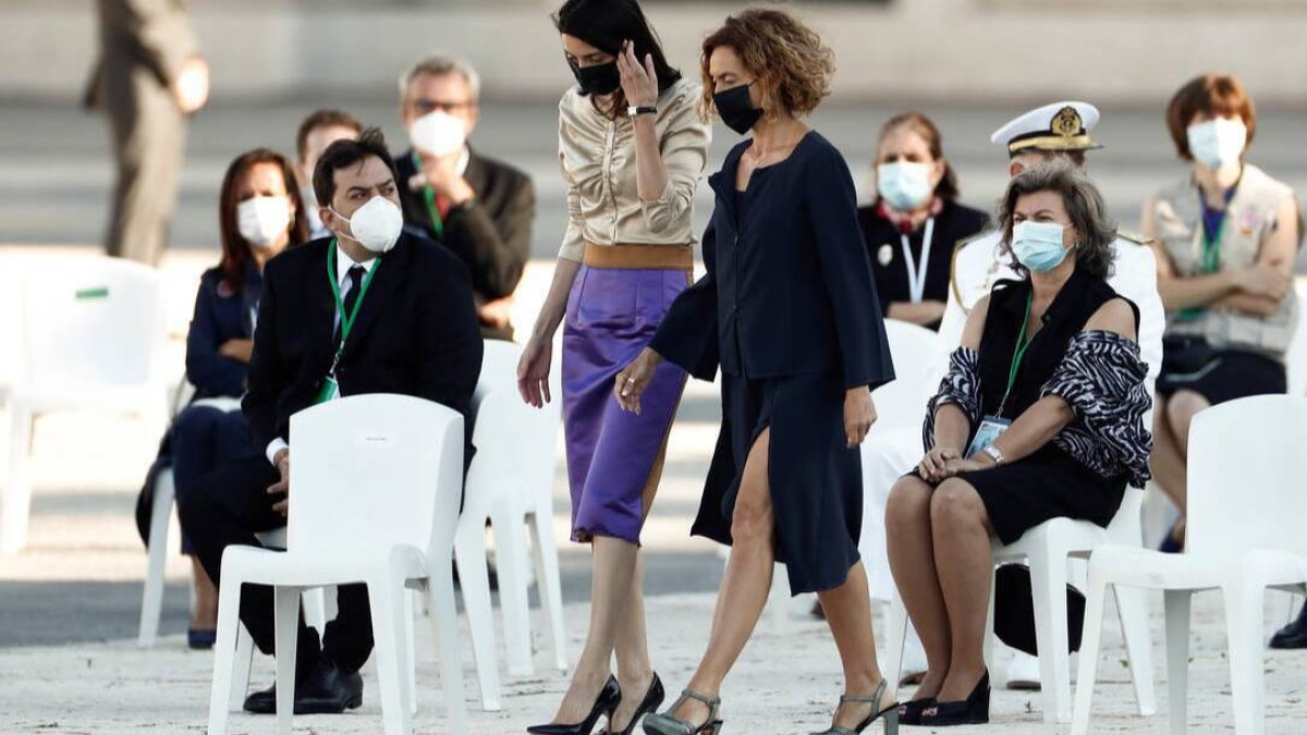Pilar Llop junto a la presidenta del Congreso, Meritxell Batet.