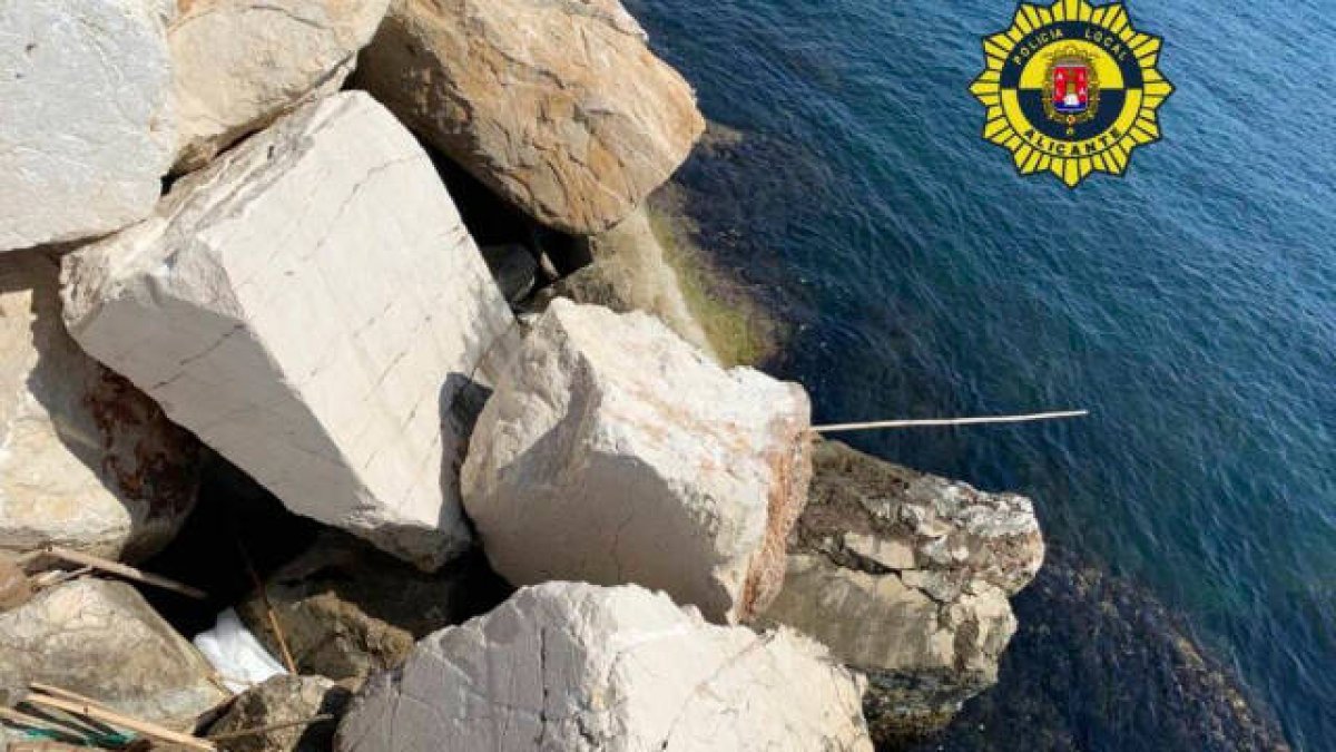 Localizan un alijo de hachís en la isla de Tabarca