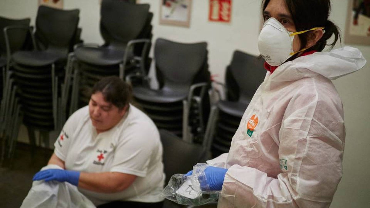 Sanidad insiste en que la epidemia se estanca a pesar del récord de muertes