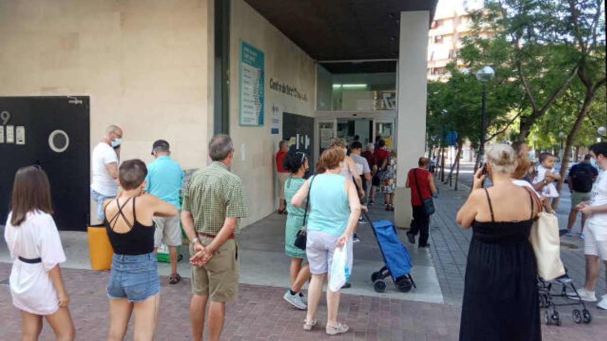 Los centros de salud de Alicante abrirán por las tardes para atender a pacientes covid/FOTO: O.A.