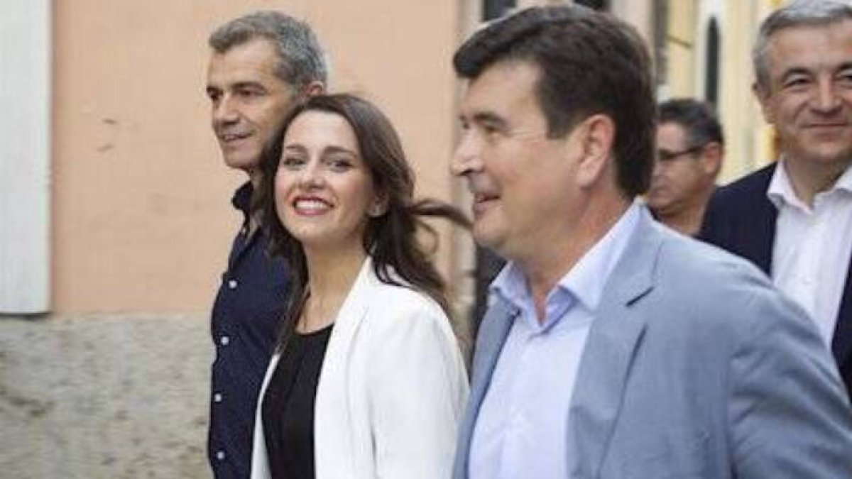 Una de las incógnitas de la Asamblea consiste en qué saber cuál será la cercanía, en la nueva ejecutiva, de Cantó y Giner respecto a Arrimadas