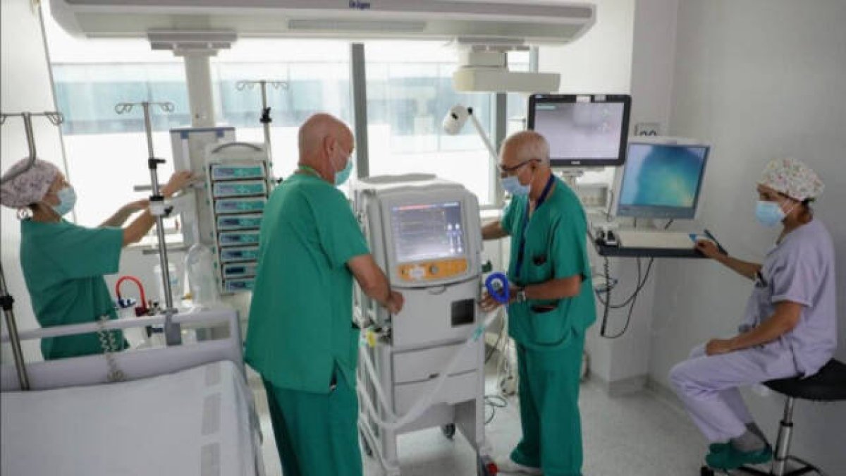 Respiradores en el hospital La Fe. Foto: Pau Llorca