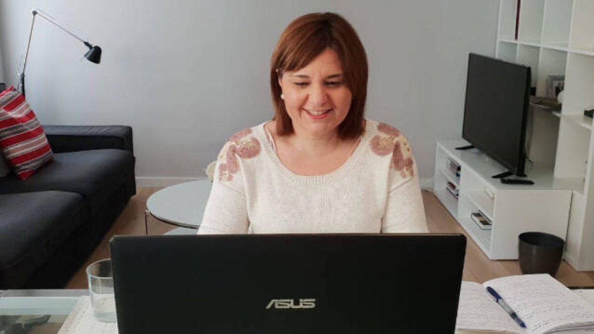 Isabel Bonig en una videoconferencia de trabajo