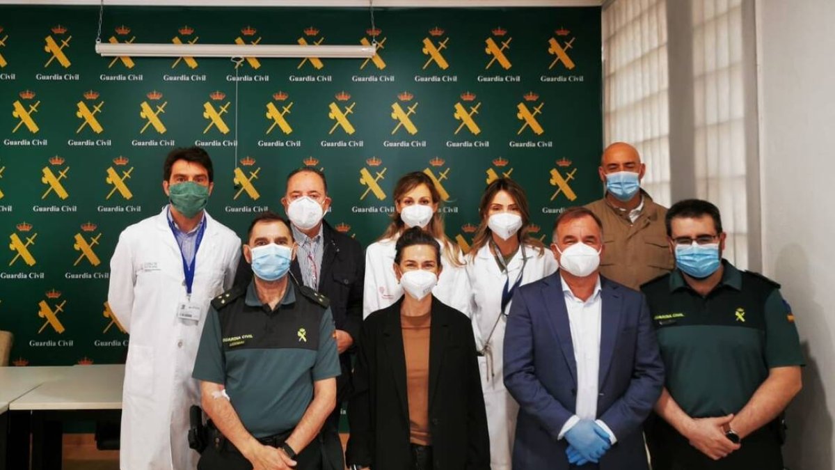 El Hospital Universitario de Torrevieja realiza test masivos a la Guardia Civil