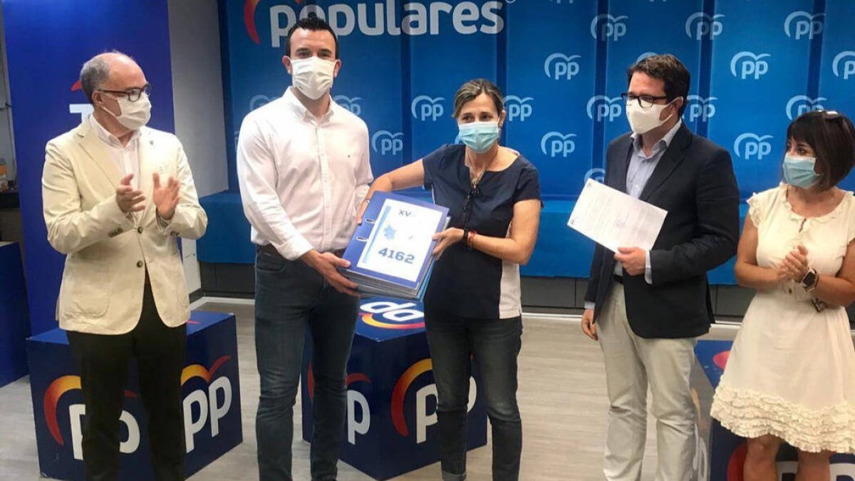 La primera promesa de Mompó al presentar sus 4.000 avales