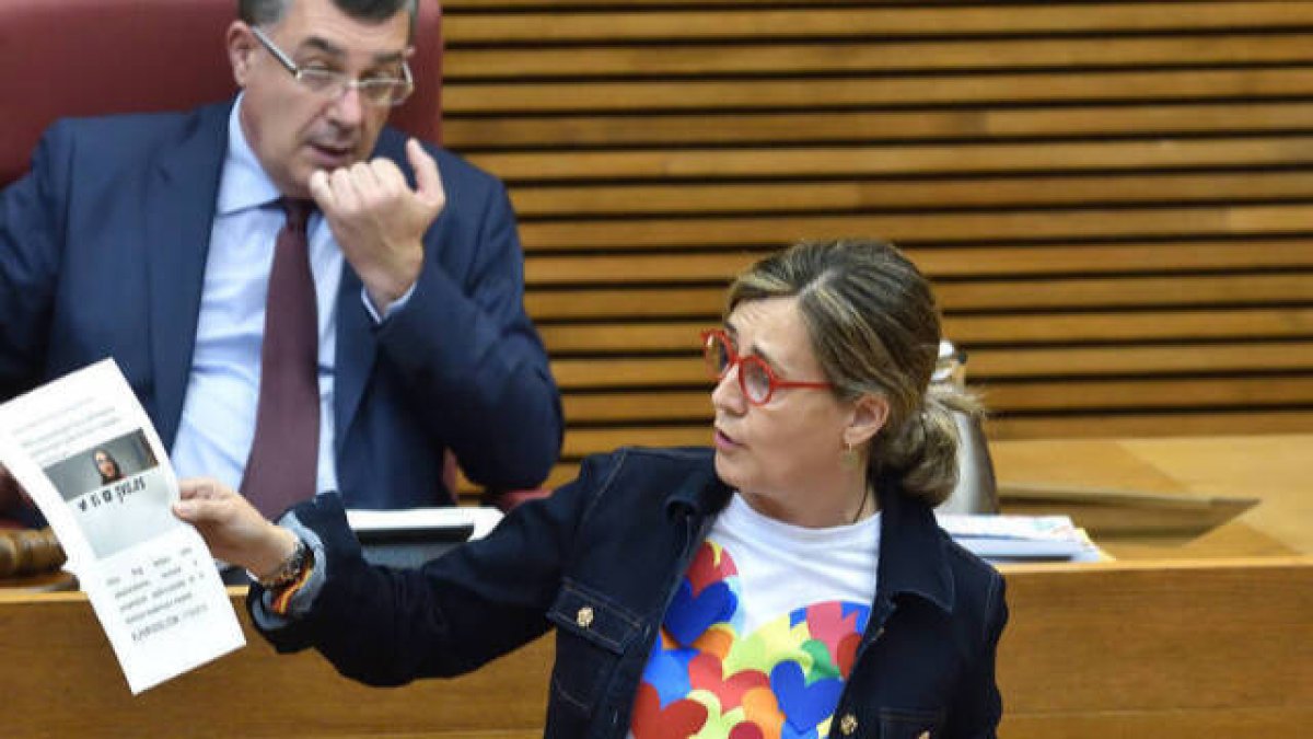 El ataque de Vox a la 'Feijóo valenciana' y la respuesta con el 8-2