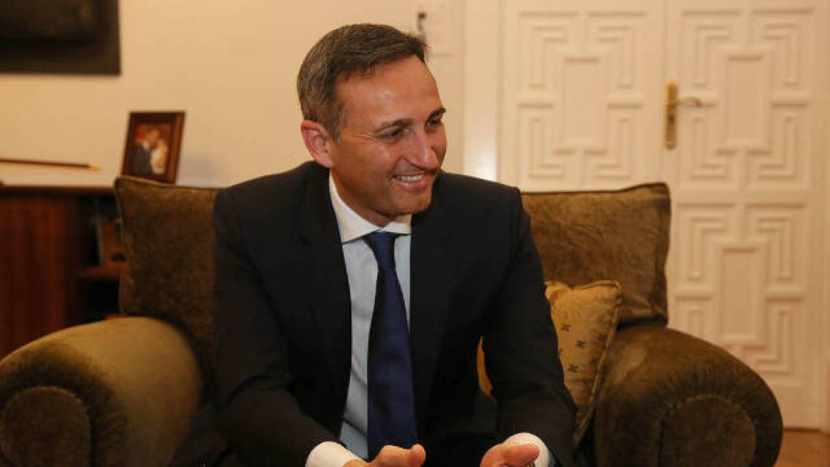 César Sánchez refuerza la presencia valenciana en la ejecutiva de Casado