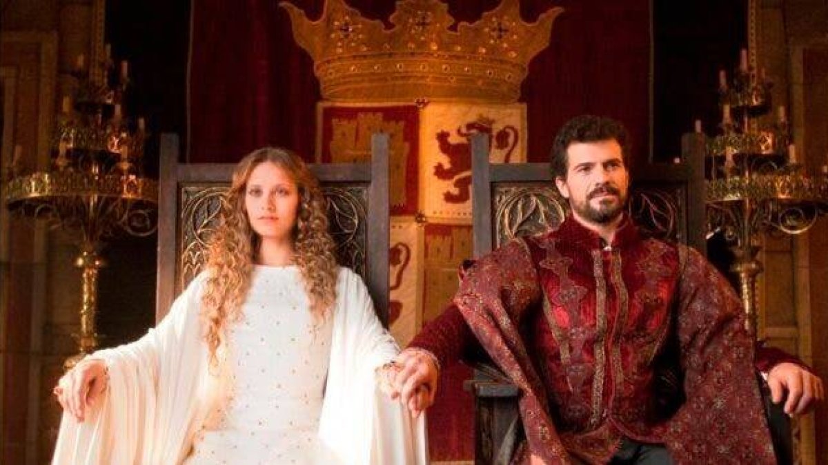 Rodolfo Sáncho y Micheller Jenner vuelven a viajar juntos en el tiempo de la mano de Netflix en ‘Los herederos de la tierra’