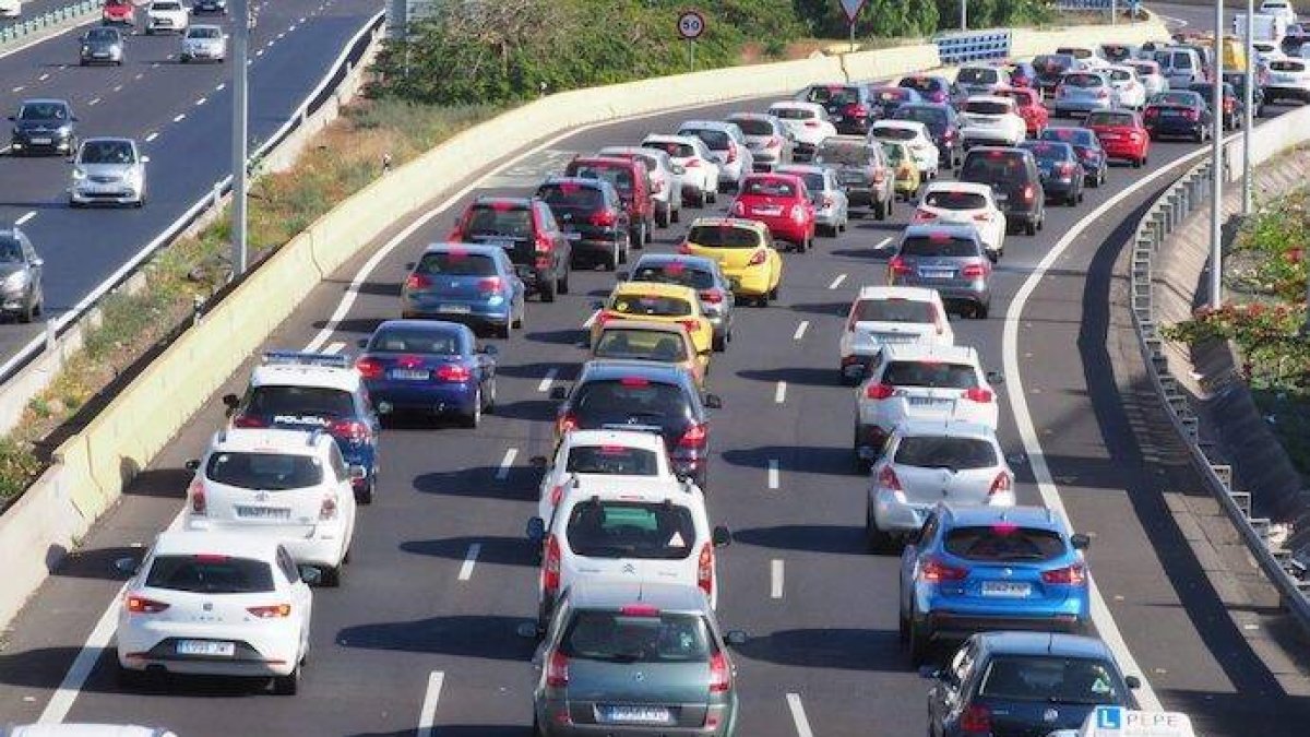 España suma casi 3 millones de coches más en los últimos 5 años