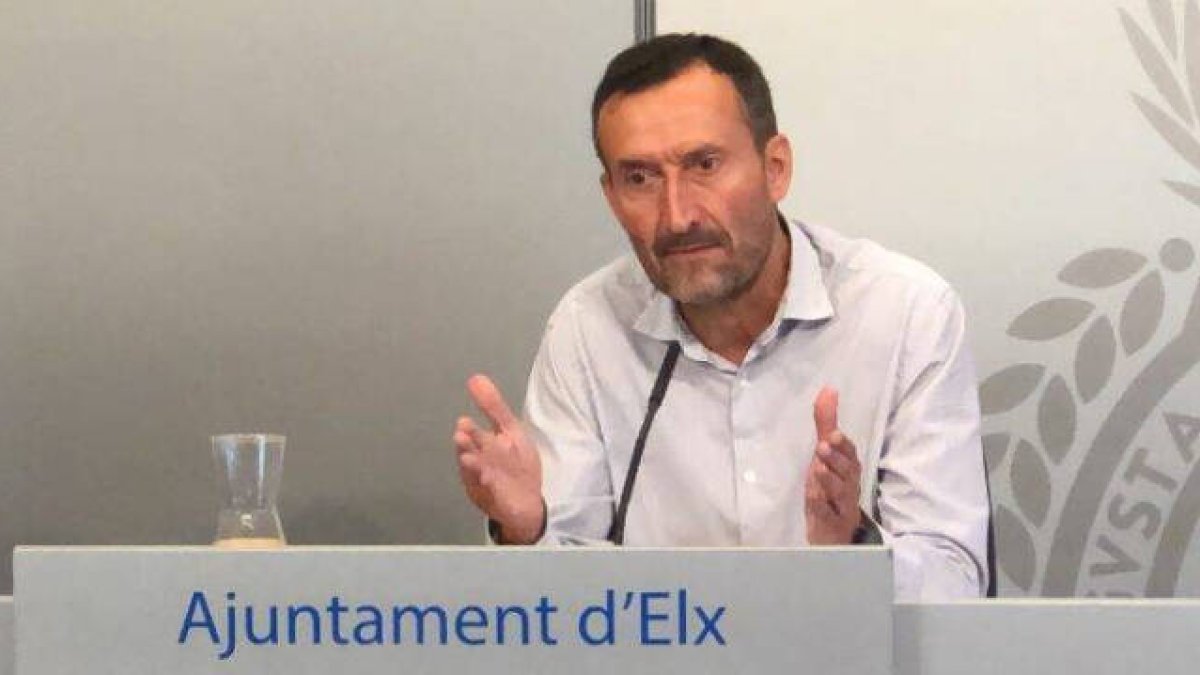Carlos González, alcalde de Elche
