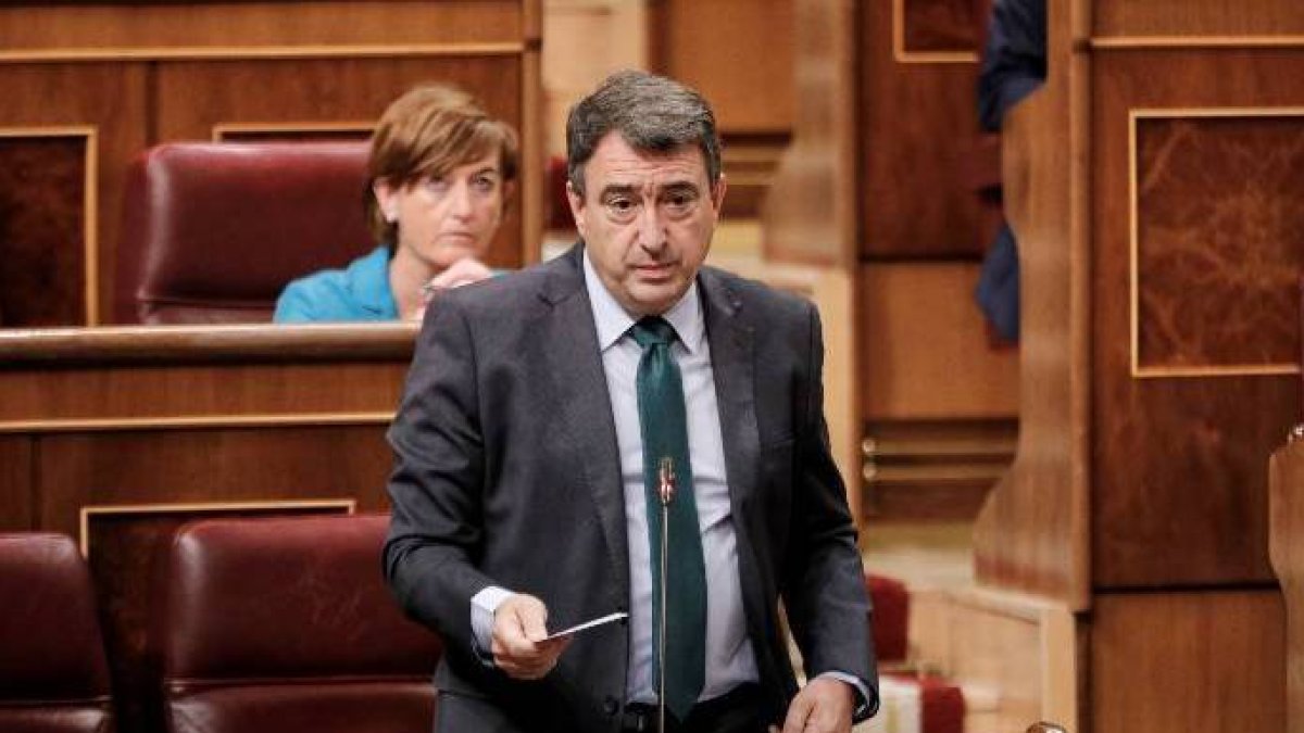 El portavoz del PNV, Aitor Esteban, este miércoles en el Pleno del Congreso.
