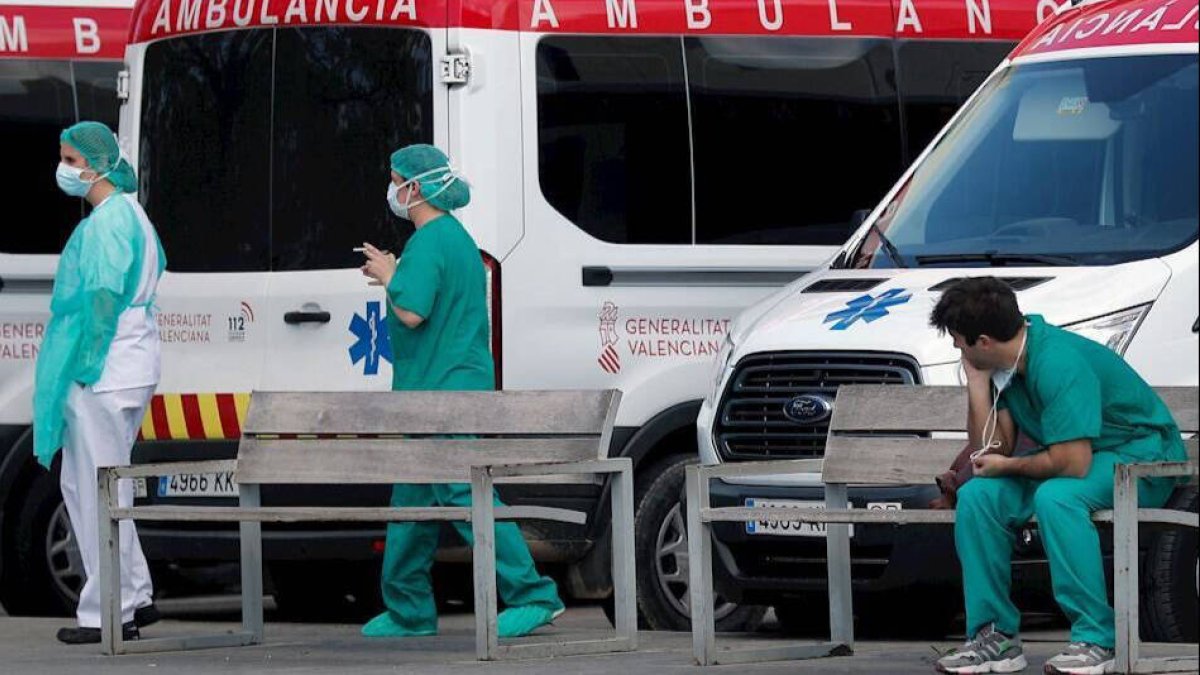 Médicos en su periodo de descanso.
