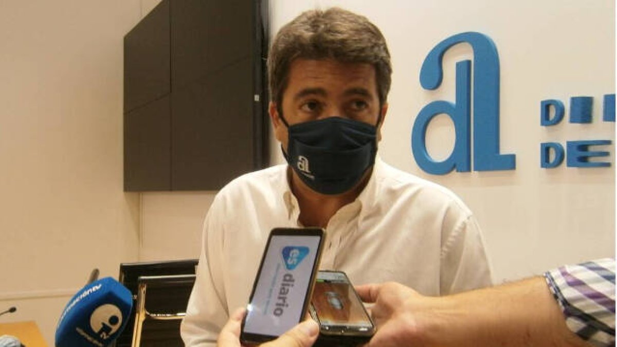 Carlos Mazón reprocha que la Generalitat “juega con la salud y los modelos de gestión que funcionan” / FOTO: O. Avellán / archivo