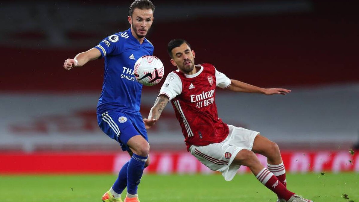 Dani Ceballos, con la camiseta roja y blanca del Arsenal londinense.